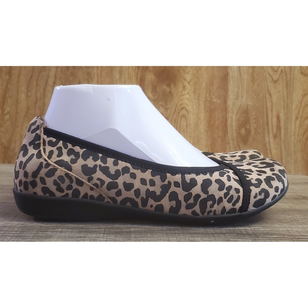 Earth Alder Varden Flat Shoes Women's Size 7.5 Animal Print